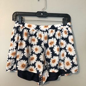 Alter’d State sunflower flowly shorts size: M